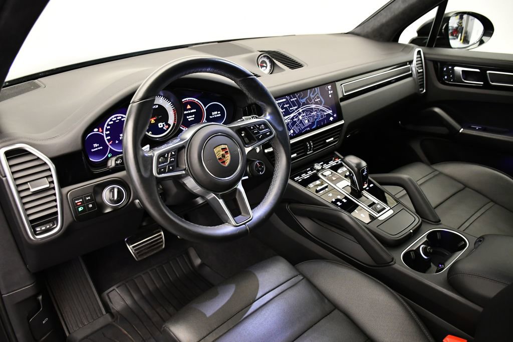 Certified 2023 Porsche Cayenne GTS image 4