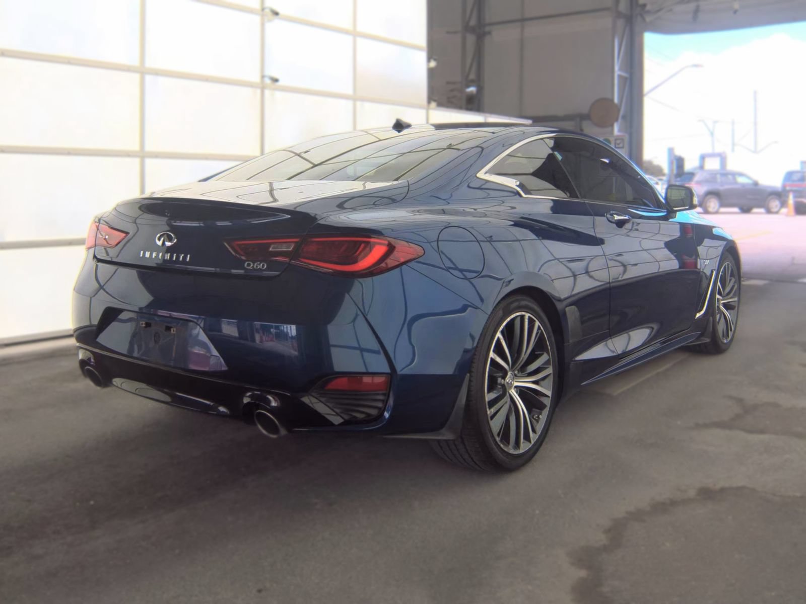 Used 2017 INFINITI Q60 3.0t w/ Premium Plus Package 3.0T RWD image 3
