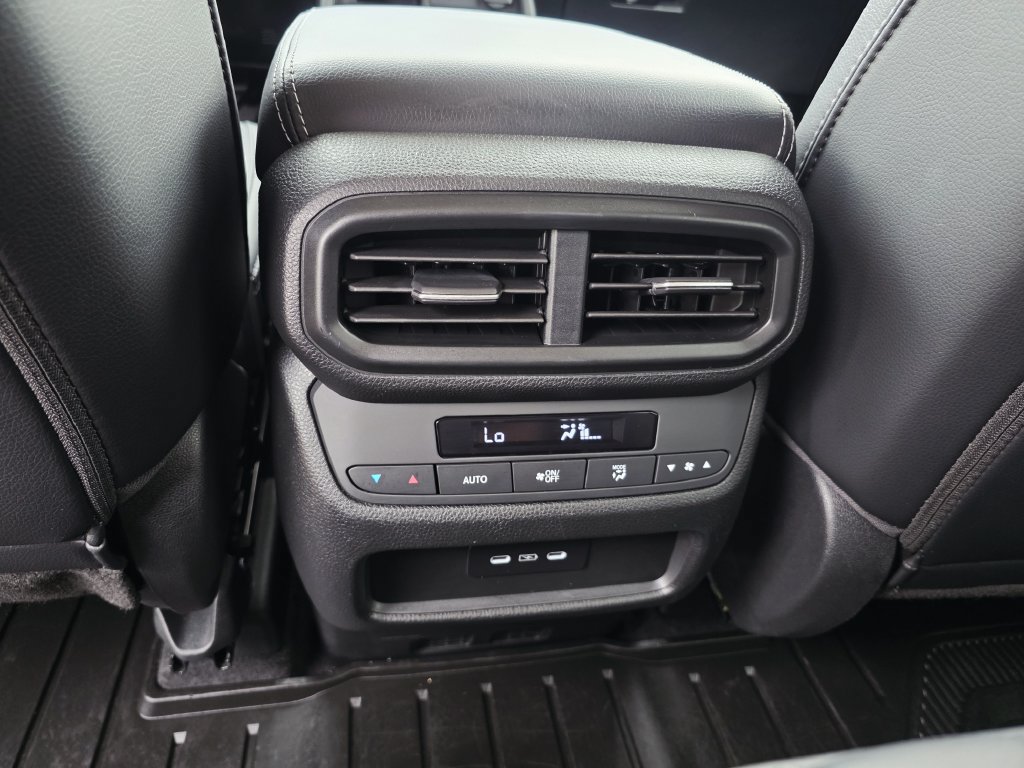 Certified 2024 Honda Pilot Touring image 19