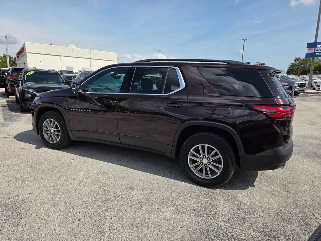 Used 2023 Chevrolet Traverse LT FWD image 11