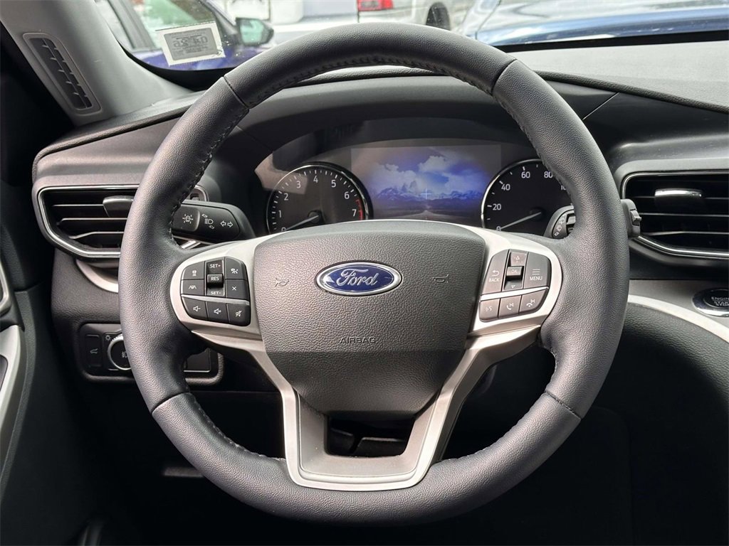 Used 2022 Ford Explorer XLT w/ Equipment Group 202A image 16