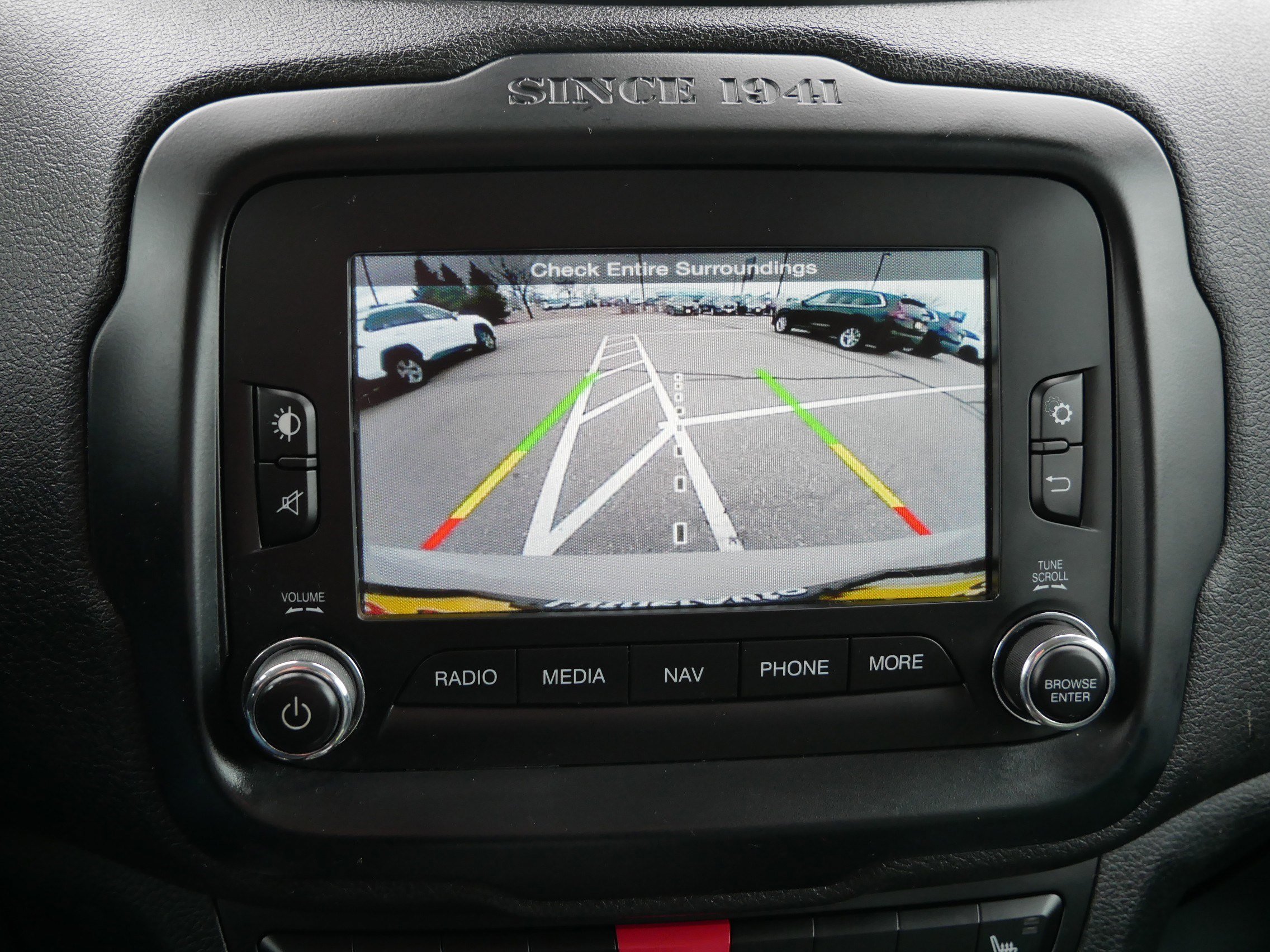 Used 2016 Jeep Renegade Limited image 27