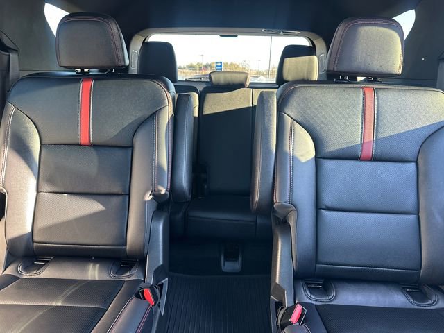 Used 2025 Chevrolet Traverse RS w/ LPO, Floor Liner Package image 39