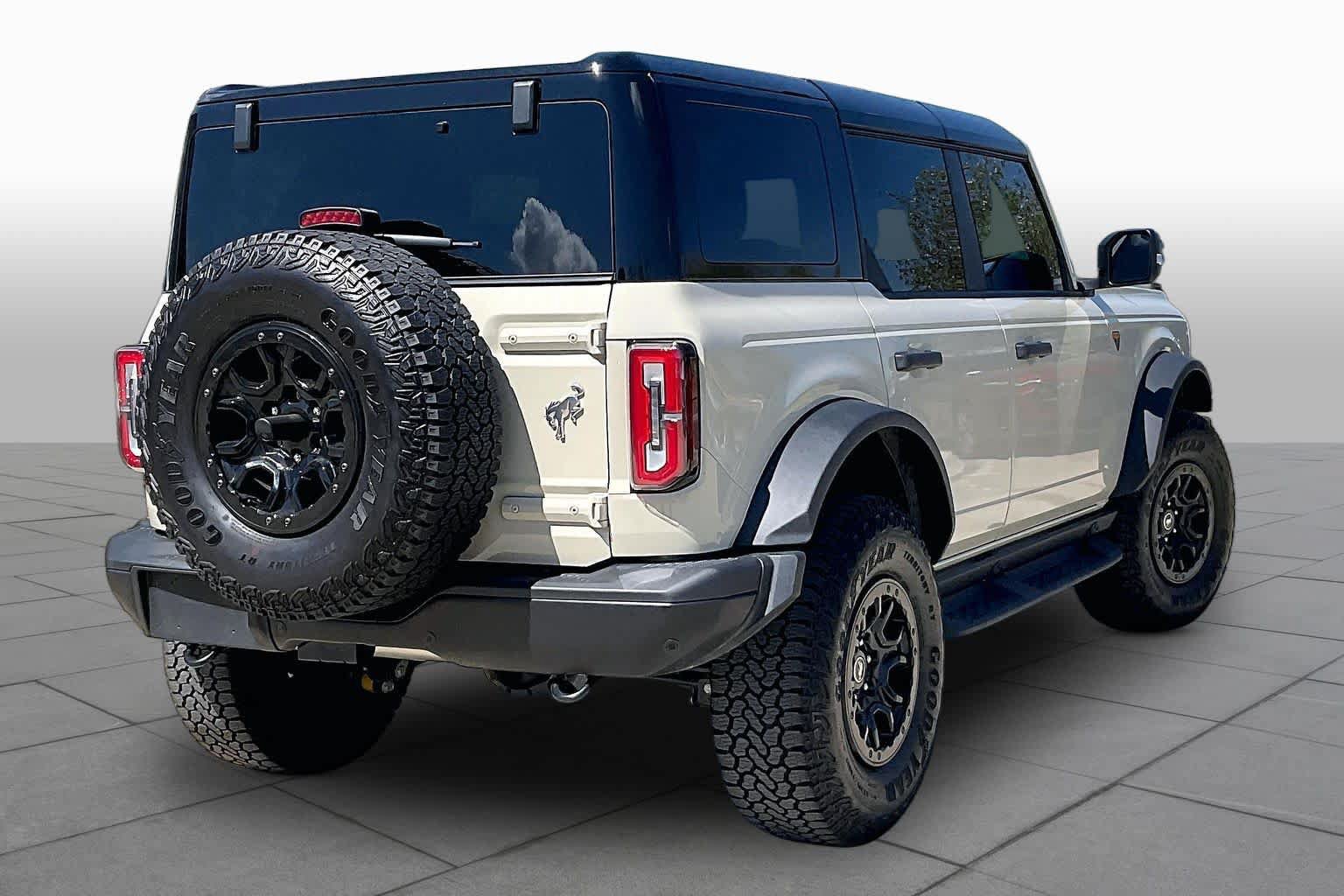 Used 2025 Ford Bronco Badlands AWD/4WD image 13
