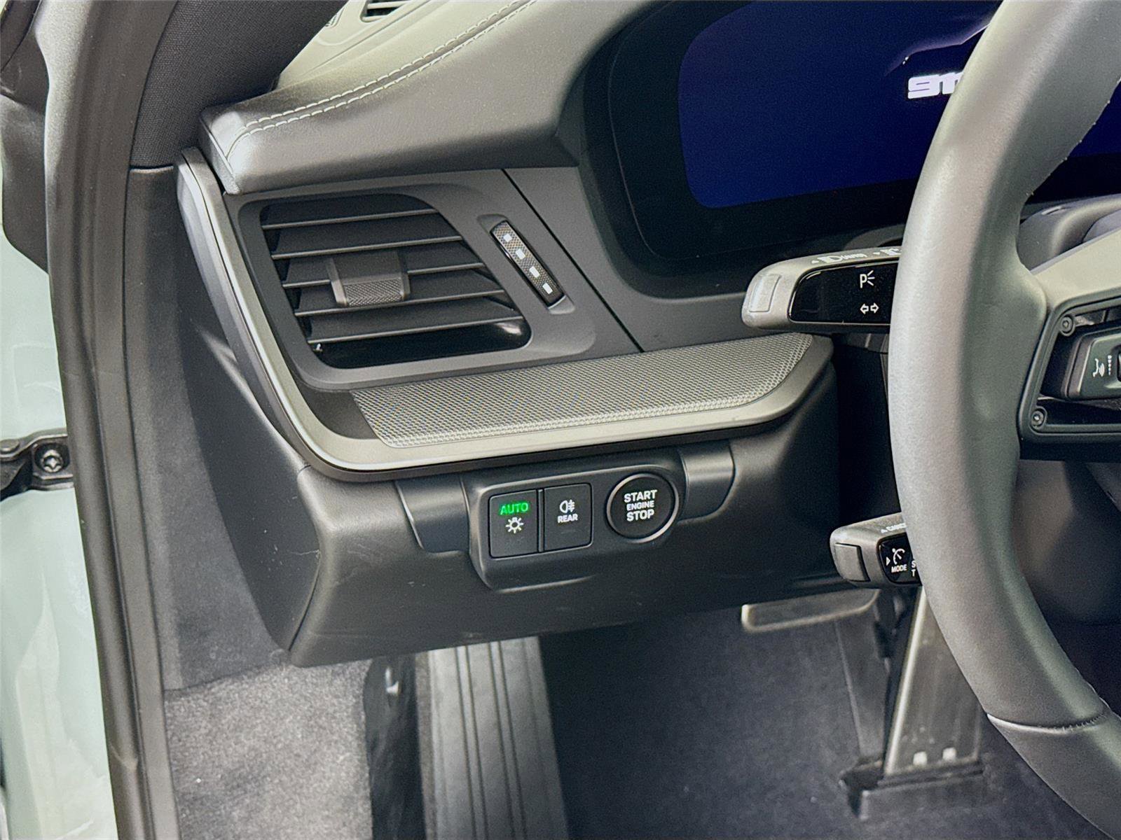 Used 2025 Porsche 911 Carrera image 10