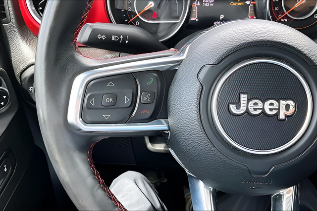 Used 2023 Jeep Wrangler Unlimited Rubicon w/ Cold Weather Group AWD/4WD image 10