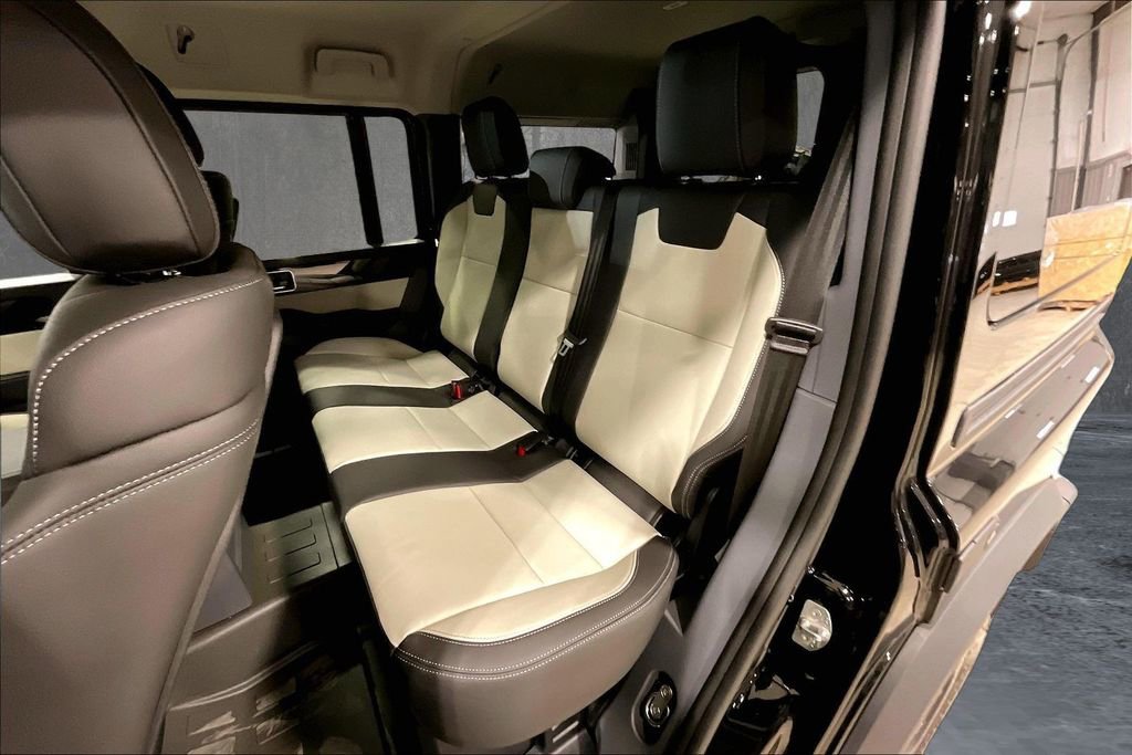 Used 2025 INEOS Grenadier Fieldmaster Edition image 22