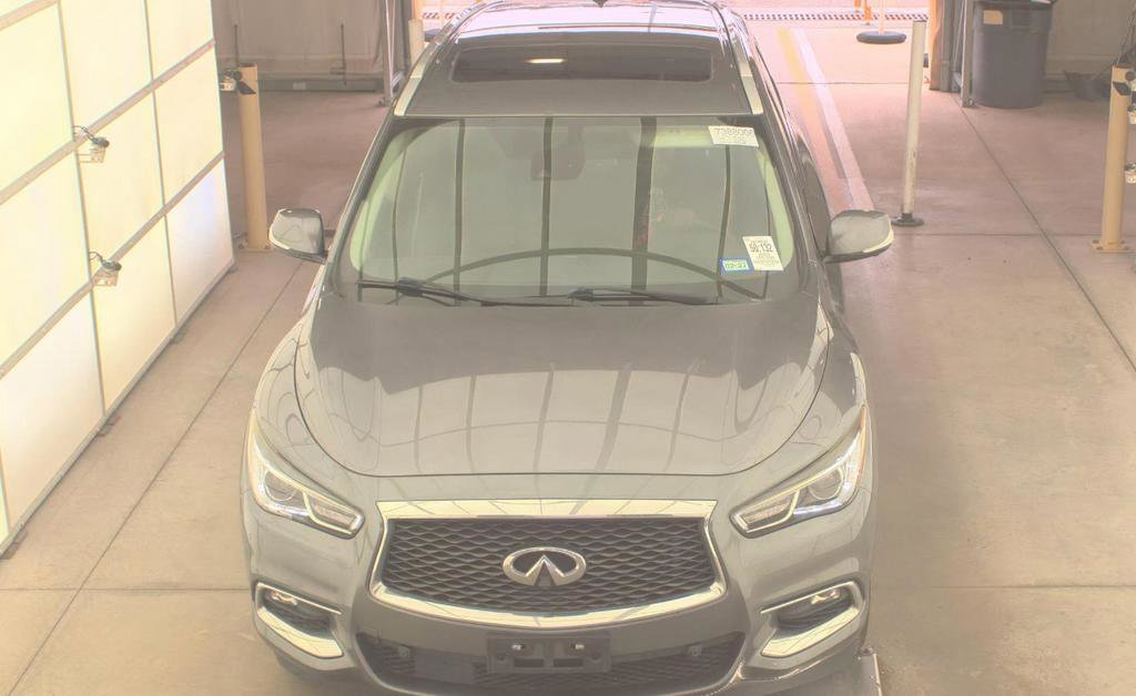 Used 2020 INFINITI QX60 Luxe w/ Essential Package FWD image 2