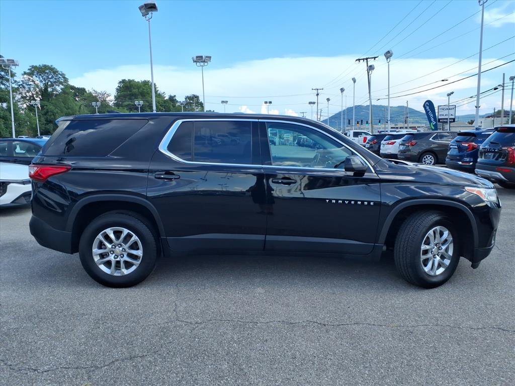 Used 2021 Chevrolet Traverse LS AWD/4WD image 3