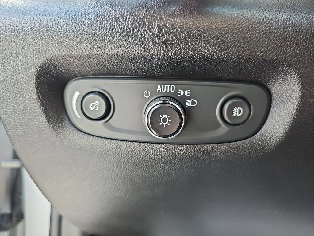 Used 2021 Chevrolet Traverse LT w/ LT Premium Package FWD image 36