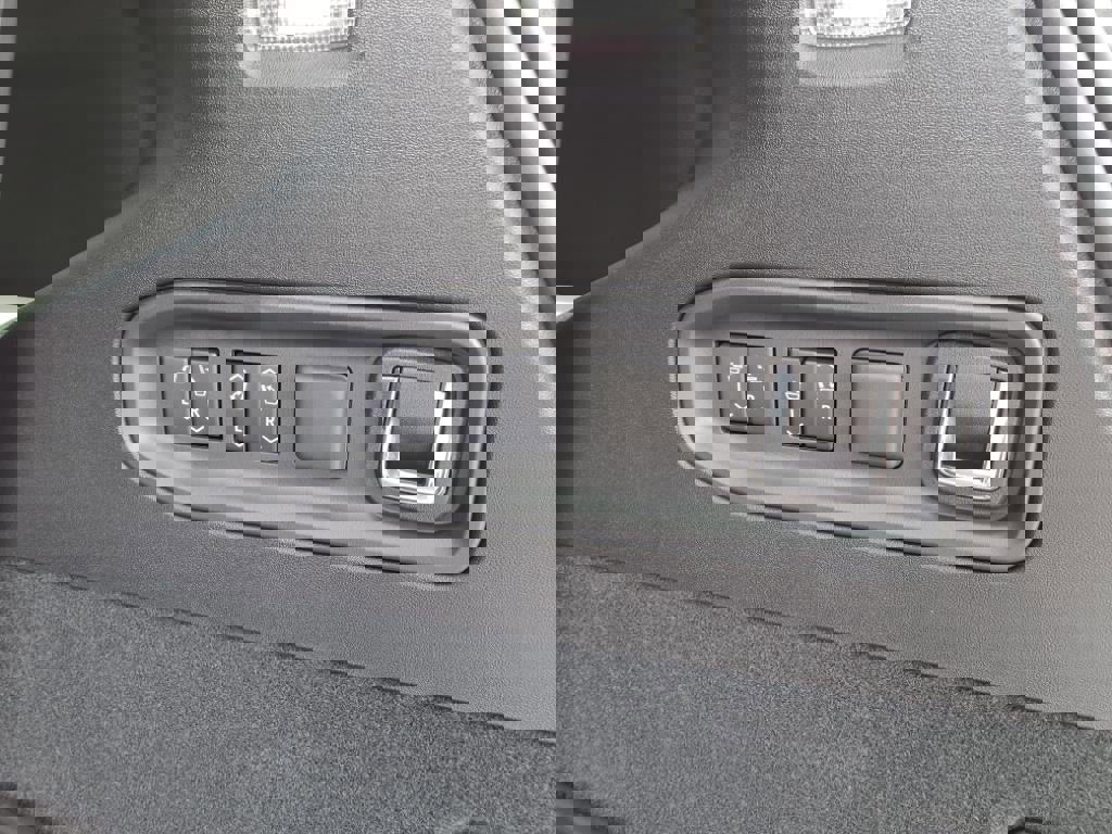New 2026 Cadillac Vistiq Sport w/ LPO, Floor Liner Package image 14
