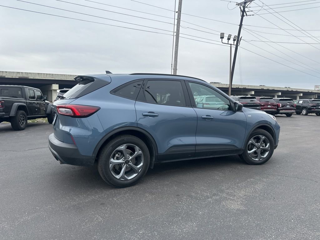 Used 2025 Ford Escape ST-Line image 7
