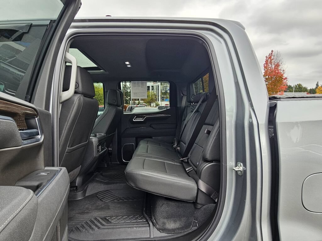 Certified 2026 Chevrolet Silverado 1500 RST AWD/4WD image 27