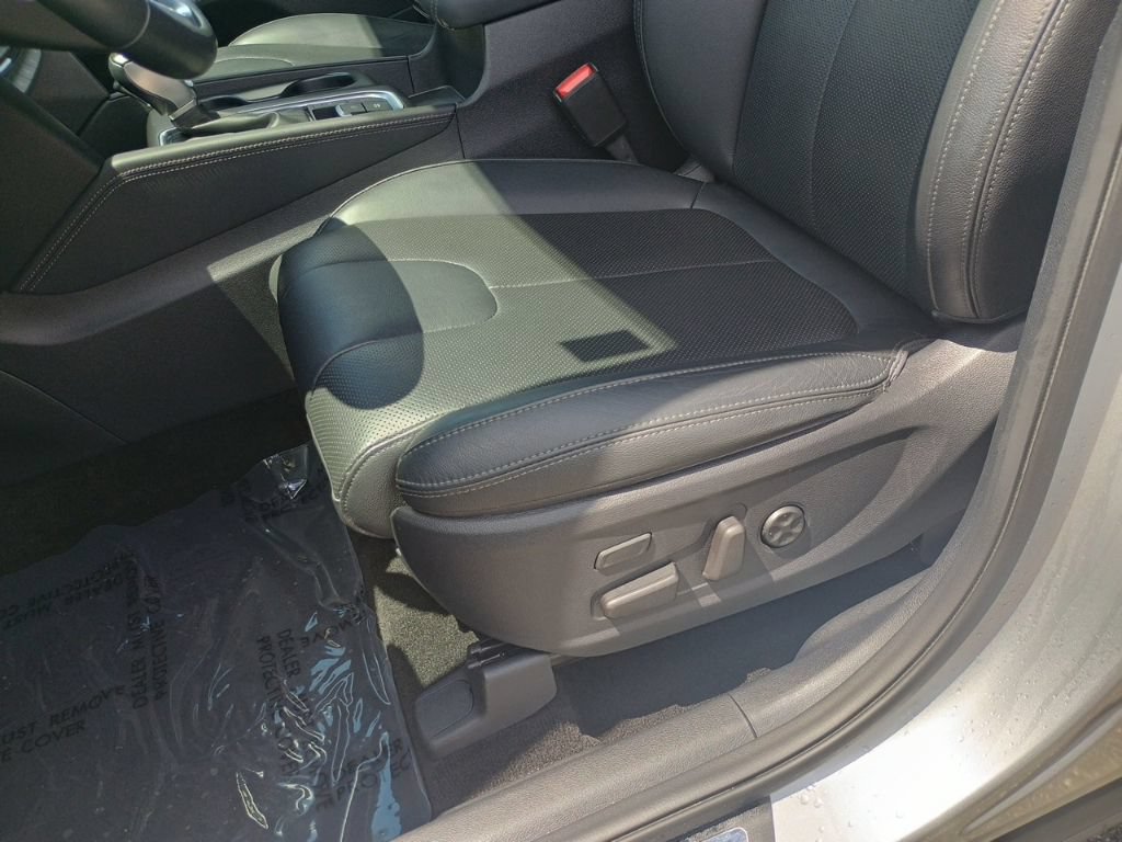 Used 2020 Hyundai Santa Fe Limited FWD image 13