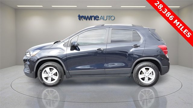 Used 2022 Chevrolet Trax LT w/ LT Convenience Package image 3
