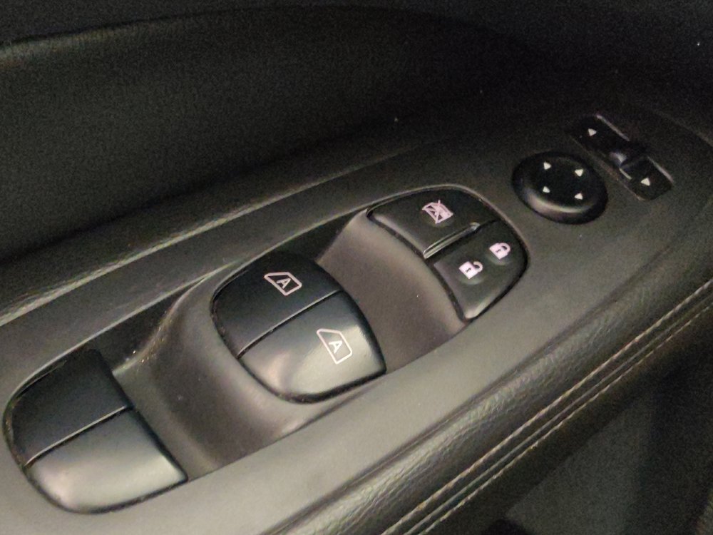 Used 2018 Nissan Pathfinder SL AWD/4WD image 27