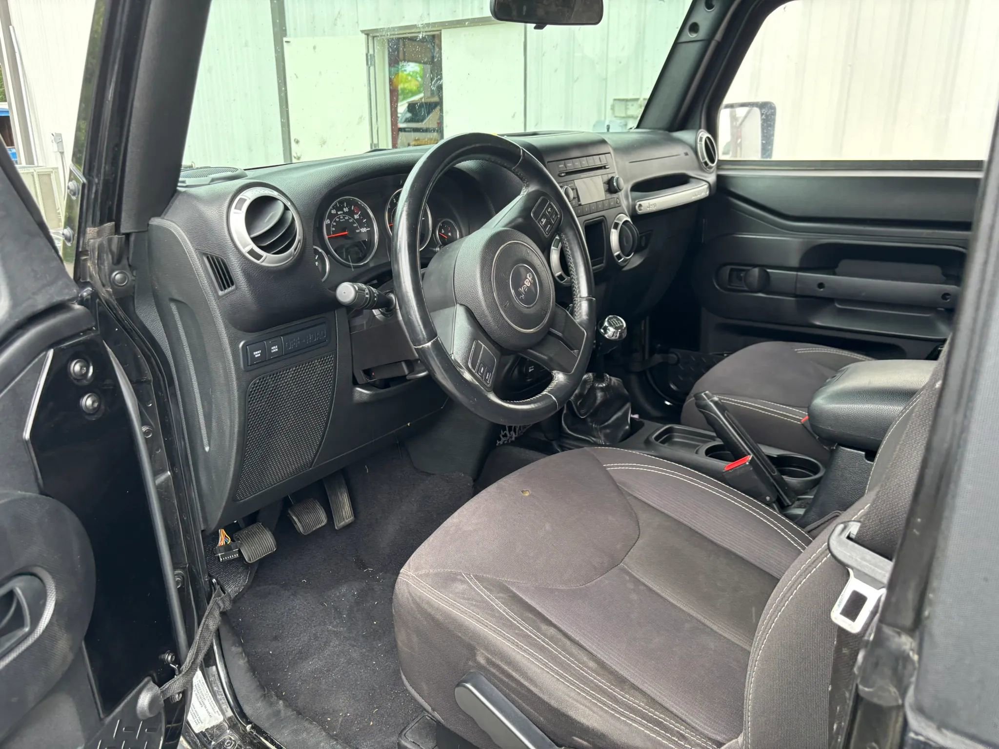 Used 2015 Jeep Wrangler Rubicon w/ Trailer Tow Group AWD/4WD image 14