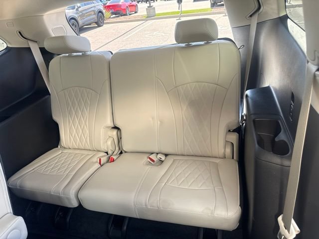 Used 2023 Buick Enclave Avenir w/ Avenir Technology Package AWD/4WD image 8