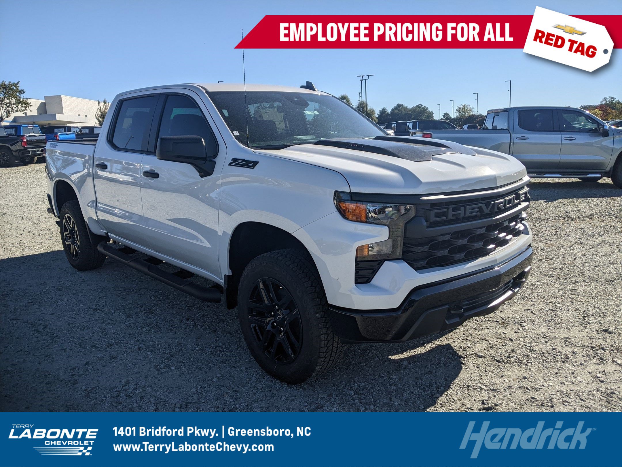 New 2026 Chevrolet Silverado 1500 Custom Trail Boss w/ Turbomax Blackout Package