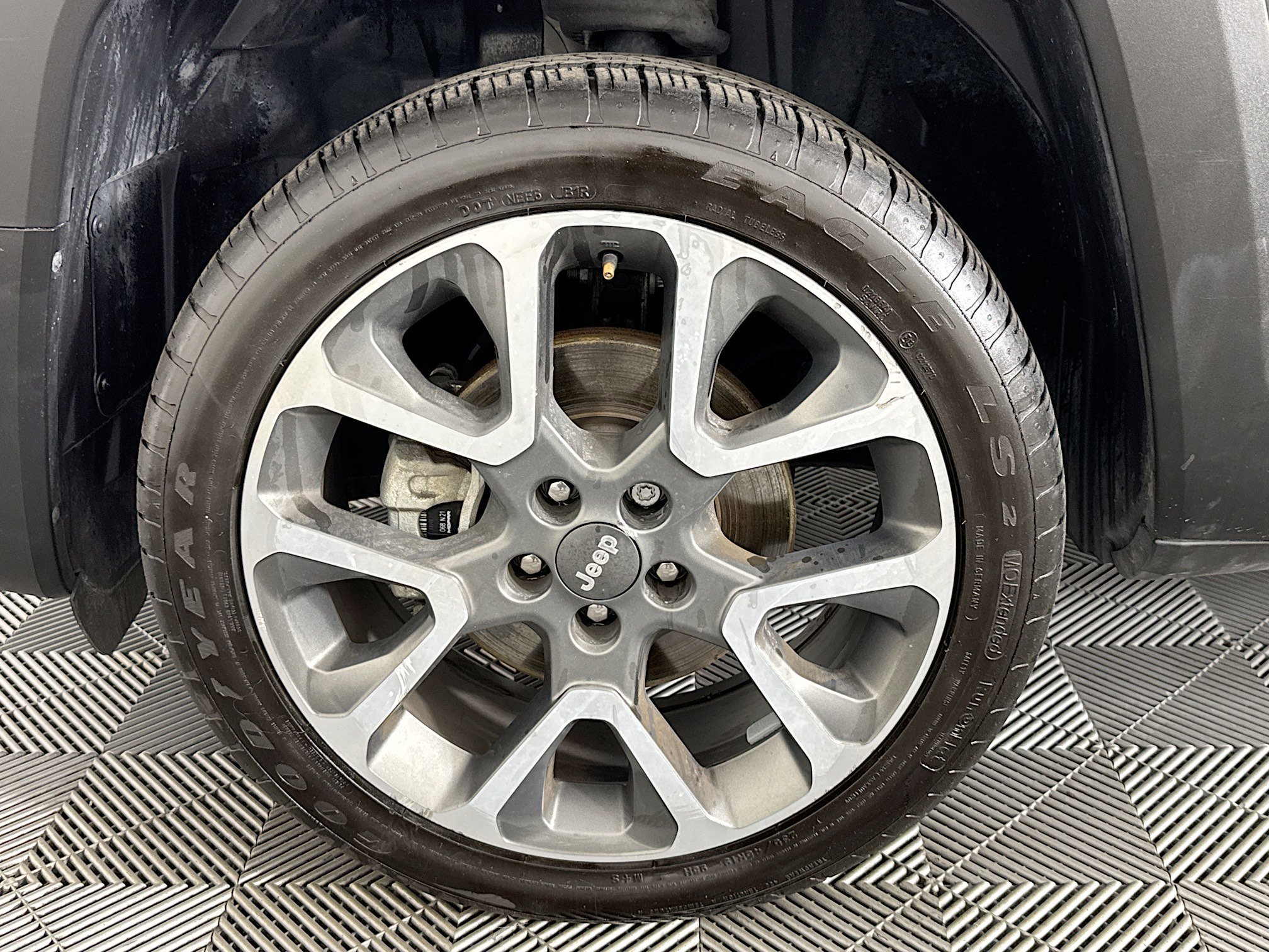 Used 2022 Jeep Renegade Limited w/ Sun, Sound & Wheels Group image 37