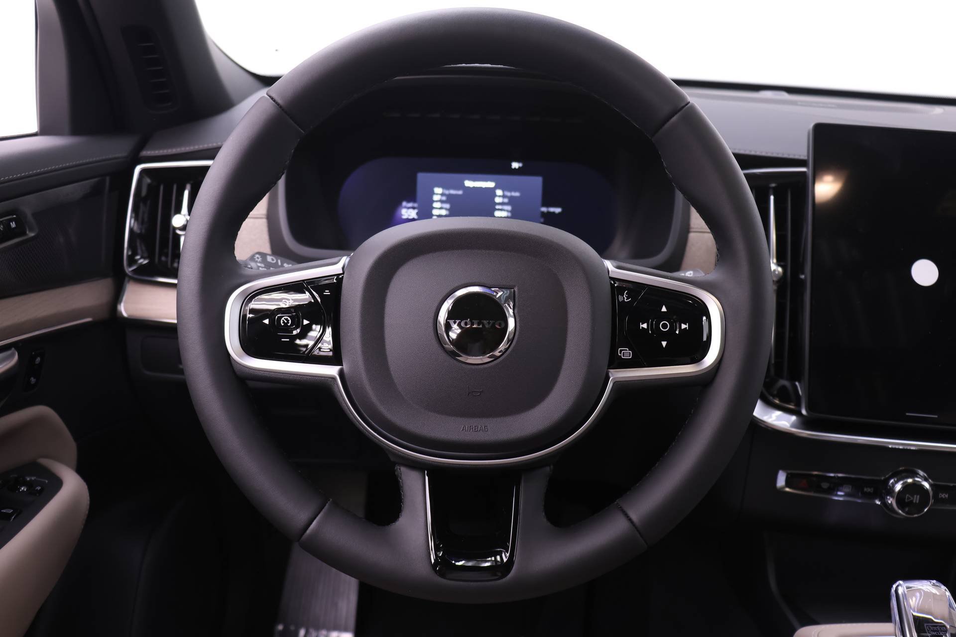 New 2026 Volvo XC90 T8 Plus w/ Protection Package Premier AWD/4WD image 15