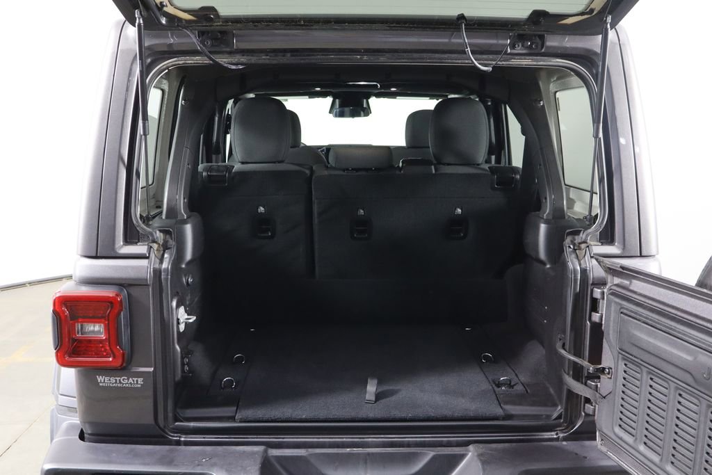 Used 2025 Jeep Wrangler Unlimited Sahara AWD/4WD image 18