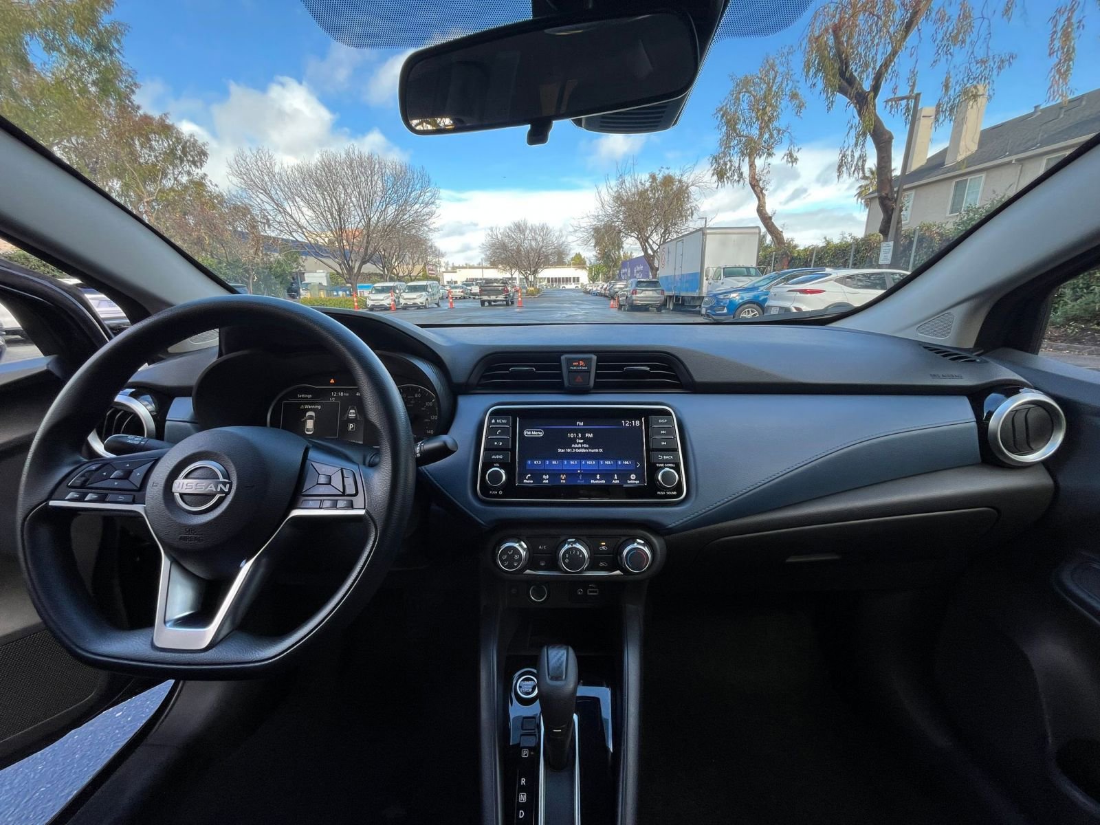 Used 2025 Nissan Versa SV image 31