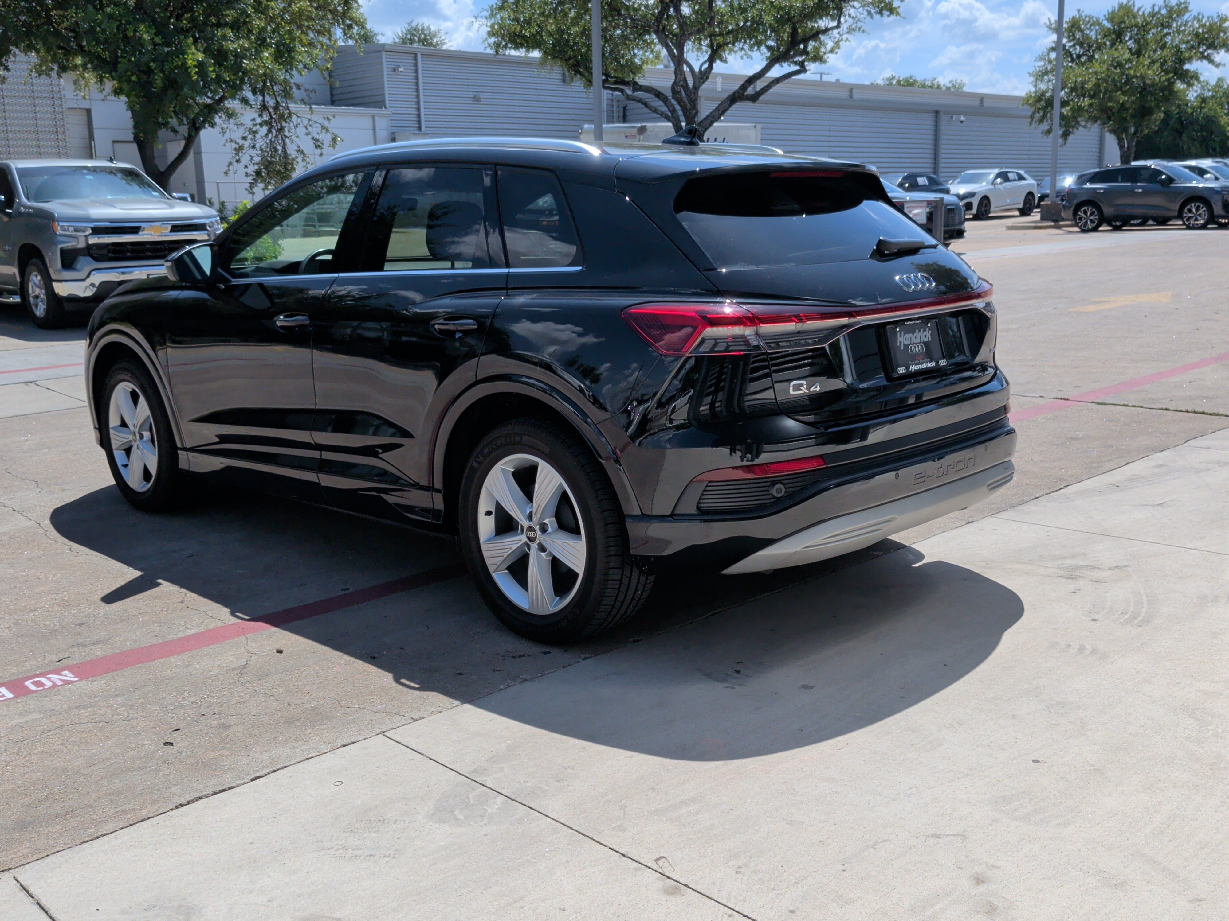 Certified 2022 Audi Q4 e-tron Premium w/ Convenience Package AWD/4WD image 8