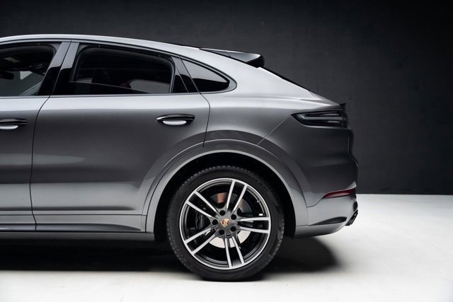 Used 2023 Porsche Cayenne Turbo image 9