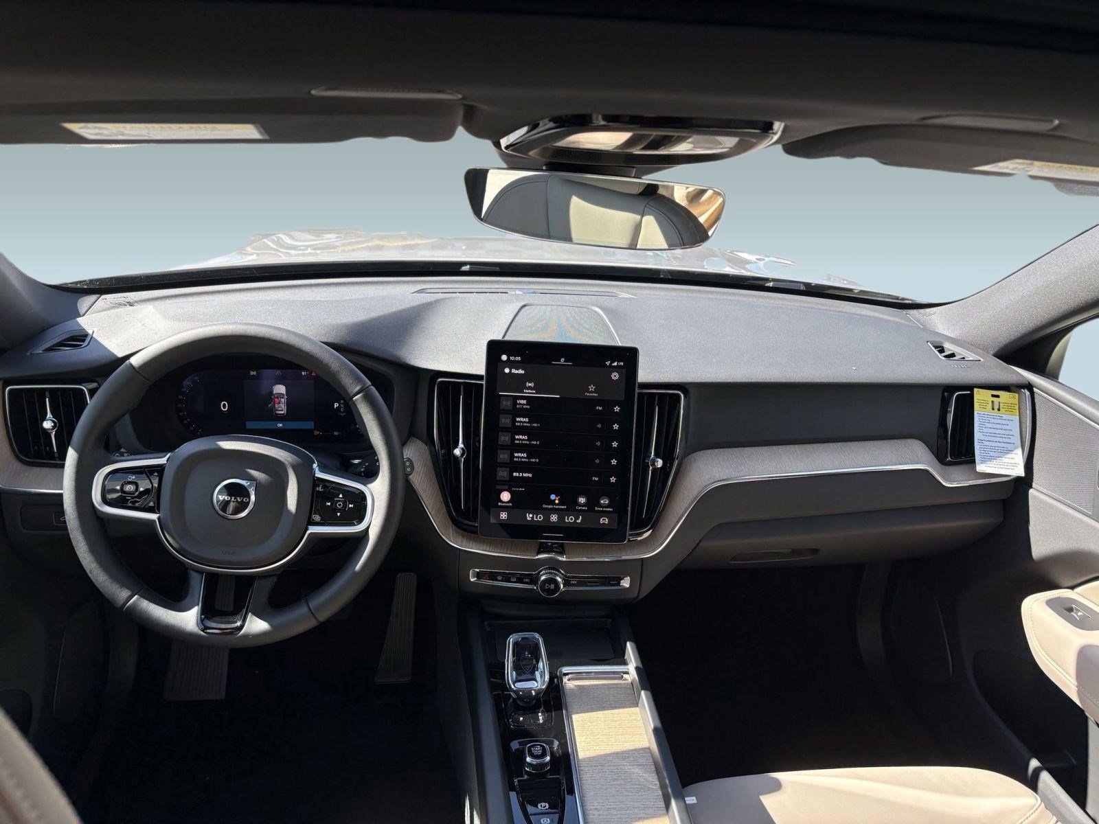 Used 2026 Volvo XC60 B5 Core w/ Climate Package image 16