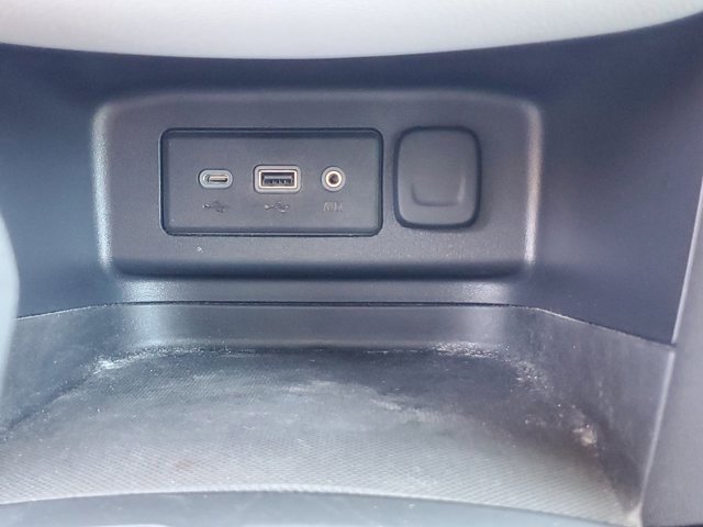 Used 2020 Chevrolet Equinox LS image 26