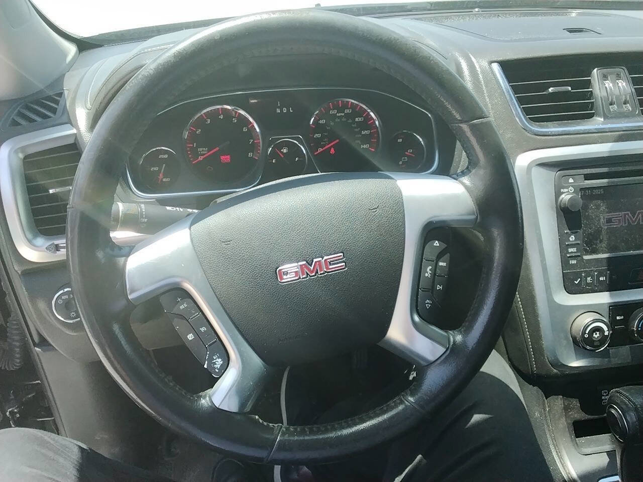 Used 2014 GMC Acadia SLE image 18