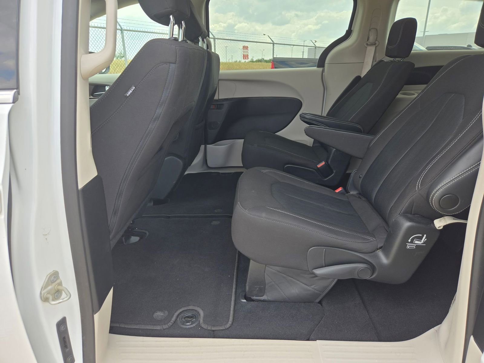 Certified 2023 Chrysler Voyager LX FWD image 13