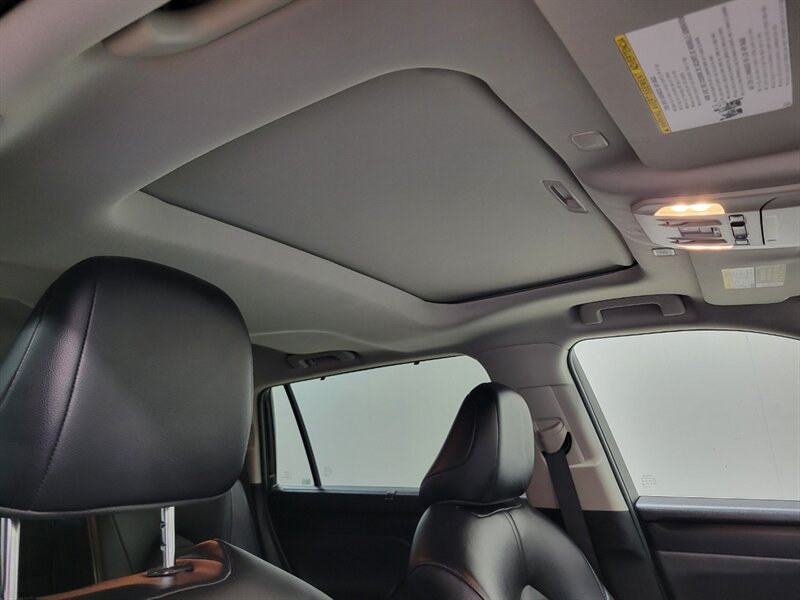 Used 2024 Toyota Highlander XLE AWD/4WD image 49