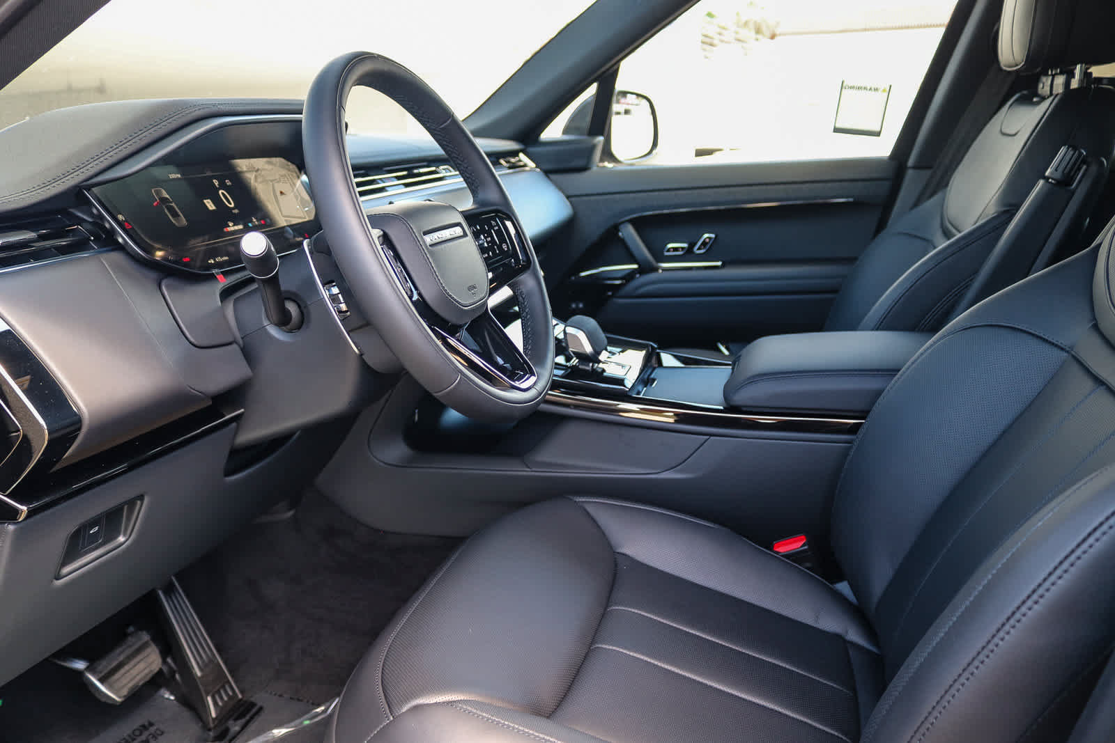 New 2026 Land Rover Range Rover Sport Dynamic SE AWD/4WD image 17
