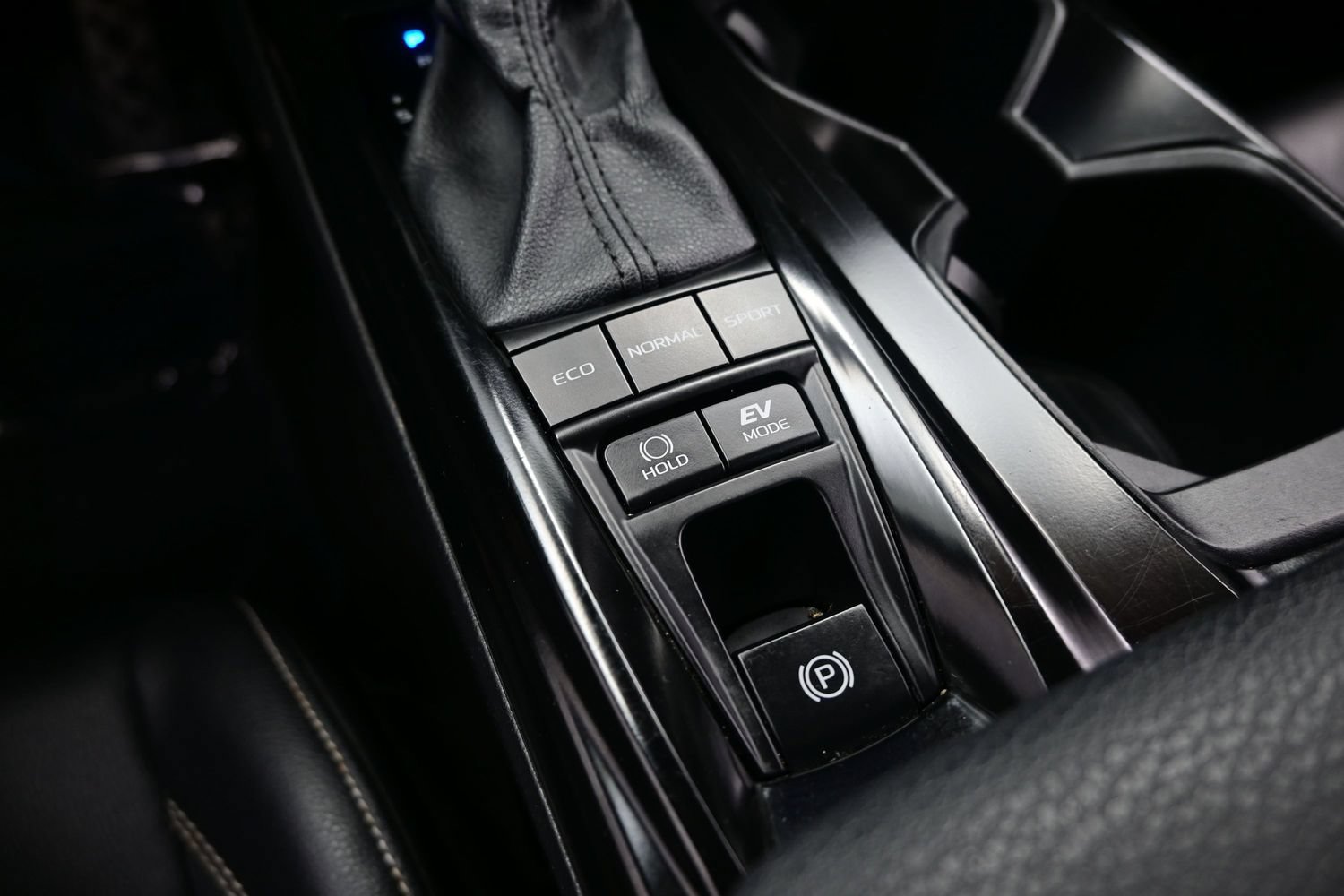 Used 2025 Toyota Camry SE FWD image 22
