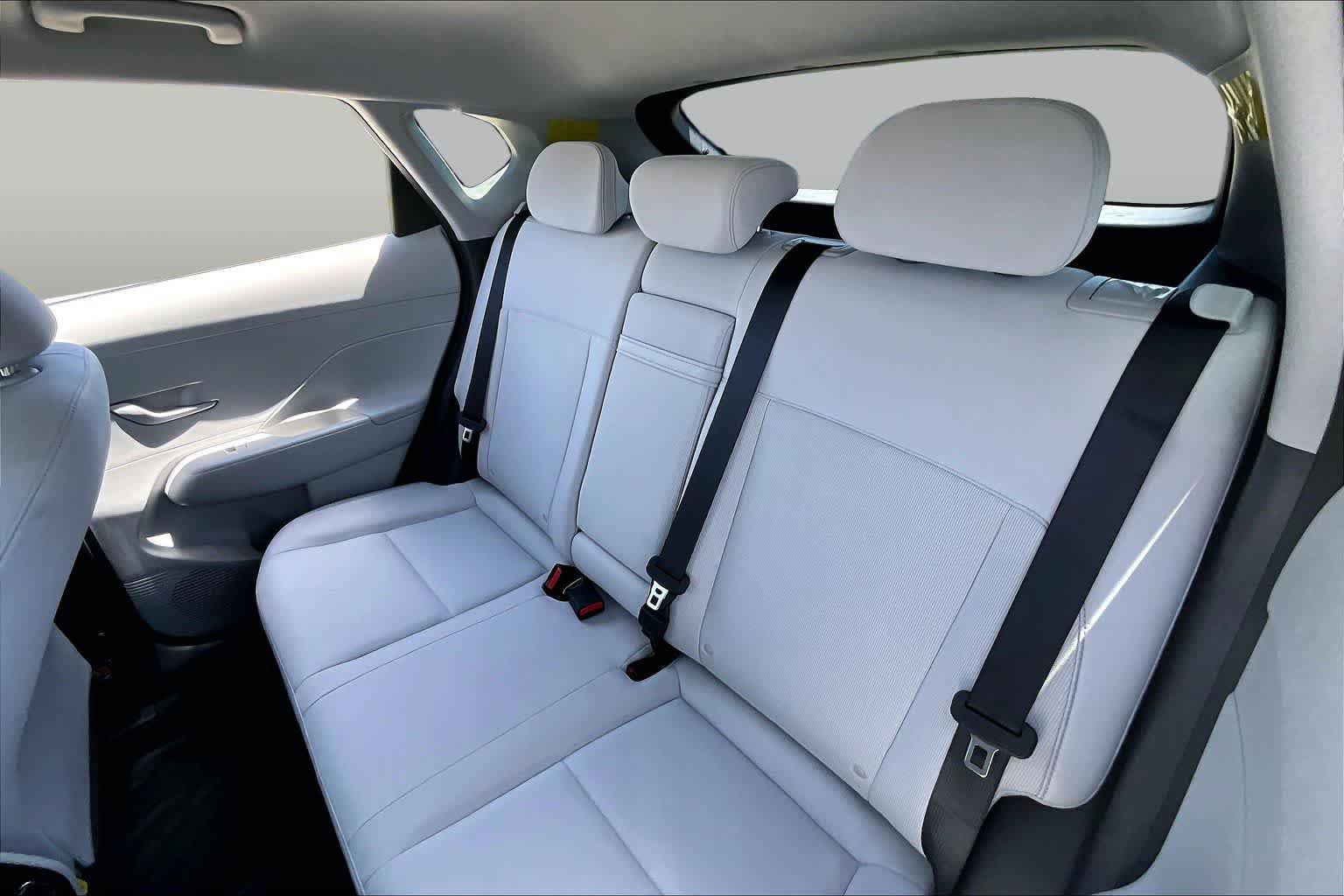 Certified 2025 Hyundai Kona SEL AWD/4WD image 36