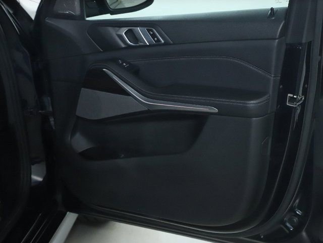 Used 2019 BMW X5 xDrive40i w/ M Sport Package image 35