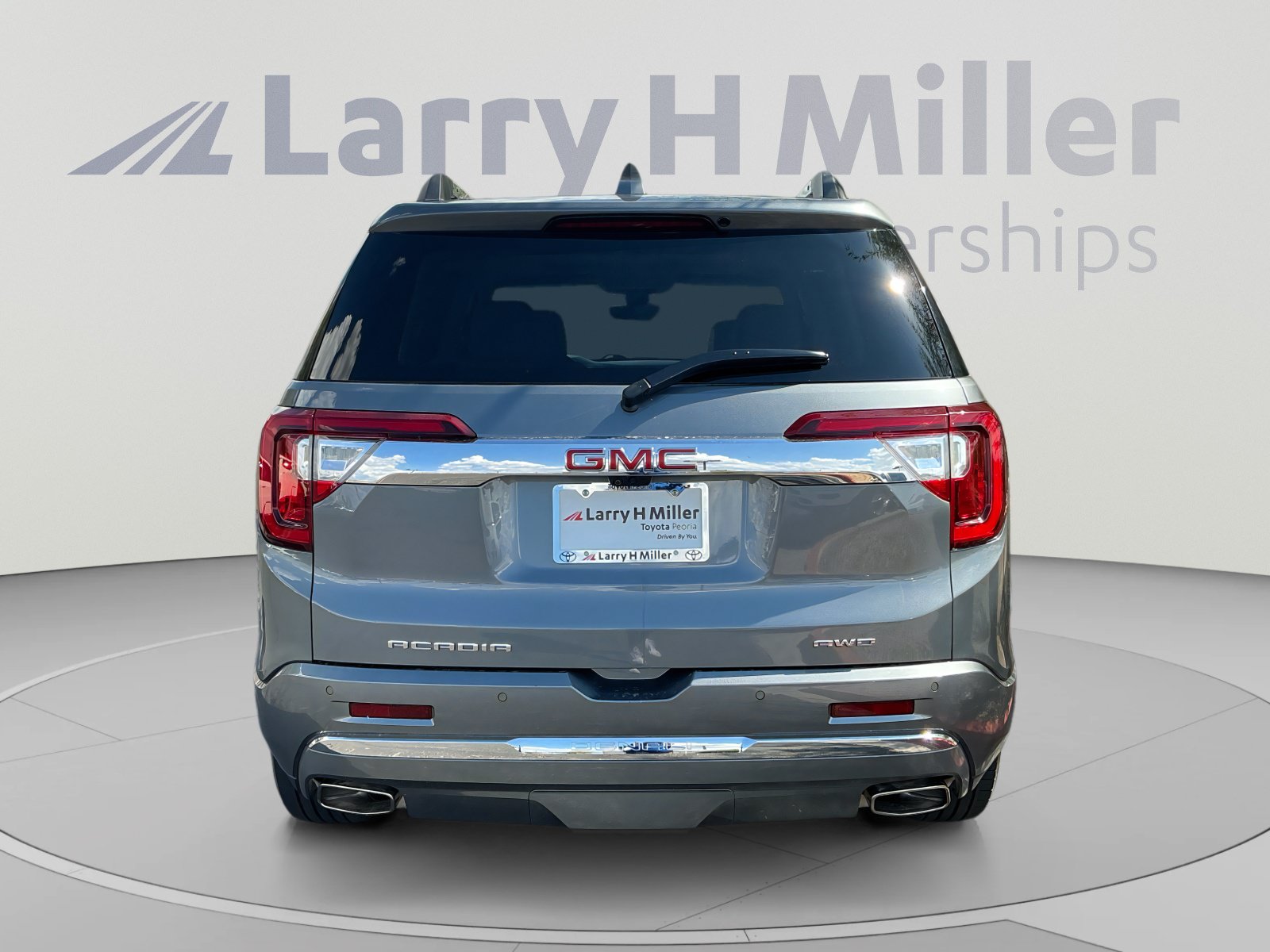 Used 2021 GMC Acadia Denali w/ Denali Ultimate Package AWD/4WD image 4