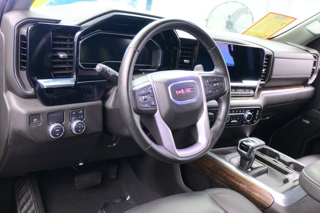 Used 2024 GMC Sierra 1500 Elevation w/ Elevation Premium Package RWD image 13