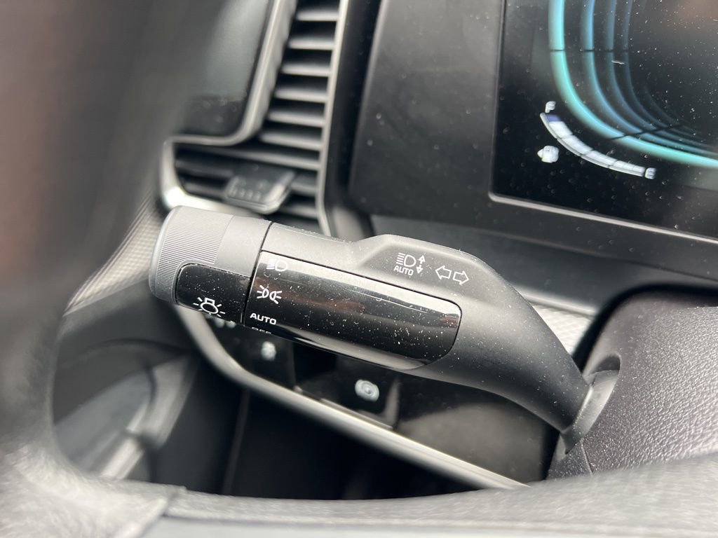 Used 2025 Kia Sportage LX image 14