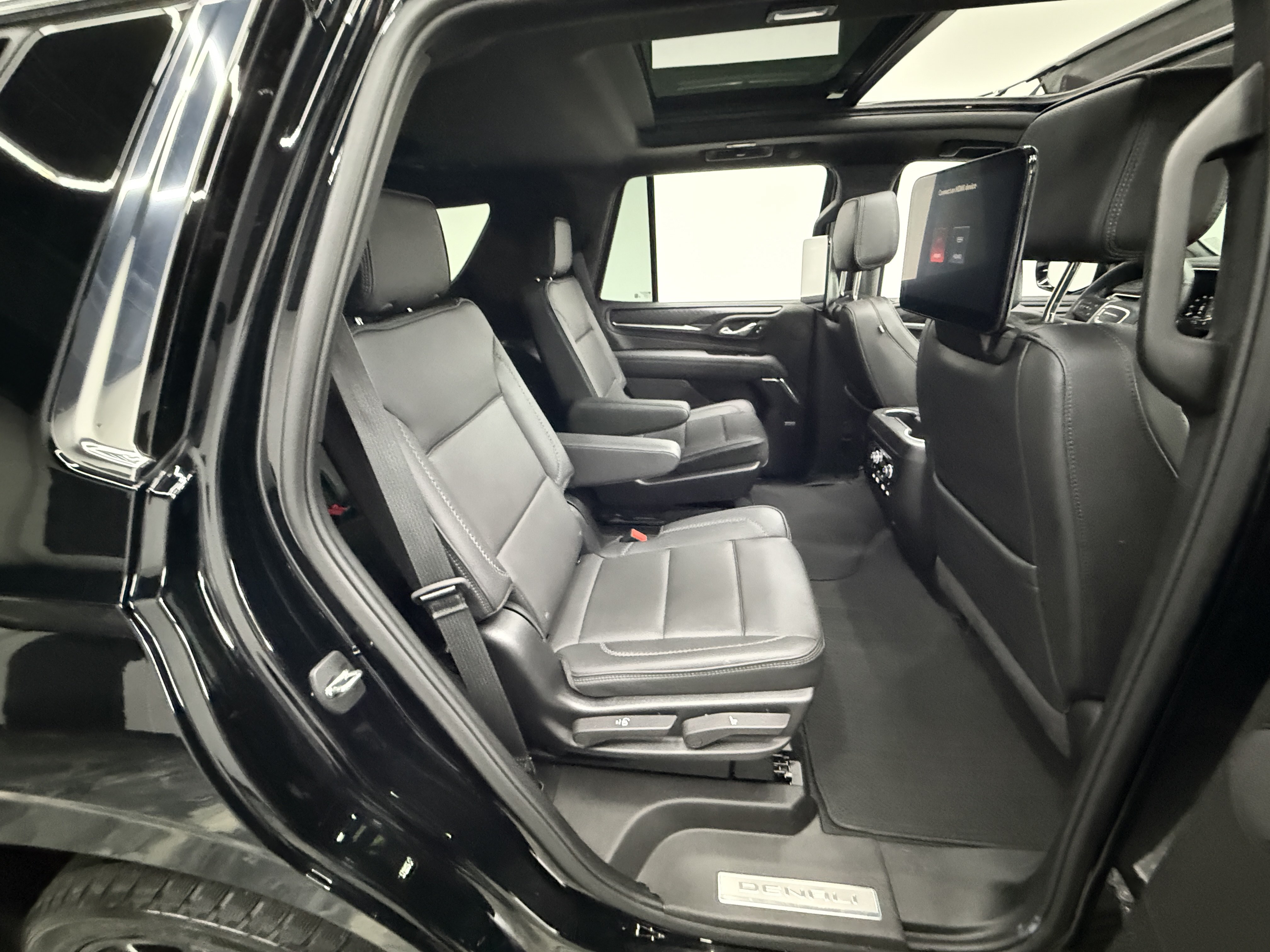 Used 2024 GMC Yukon Denali w/ Max Trailering Package AWD/4WD image 28