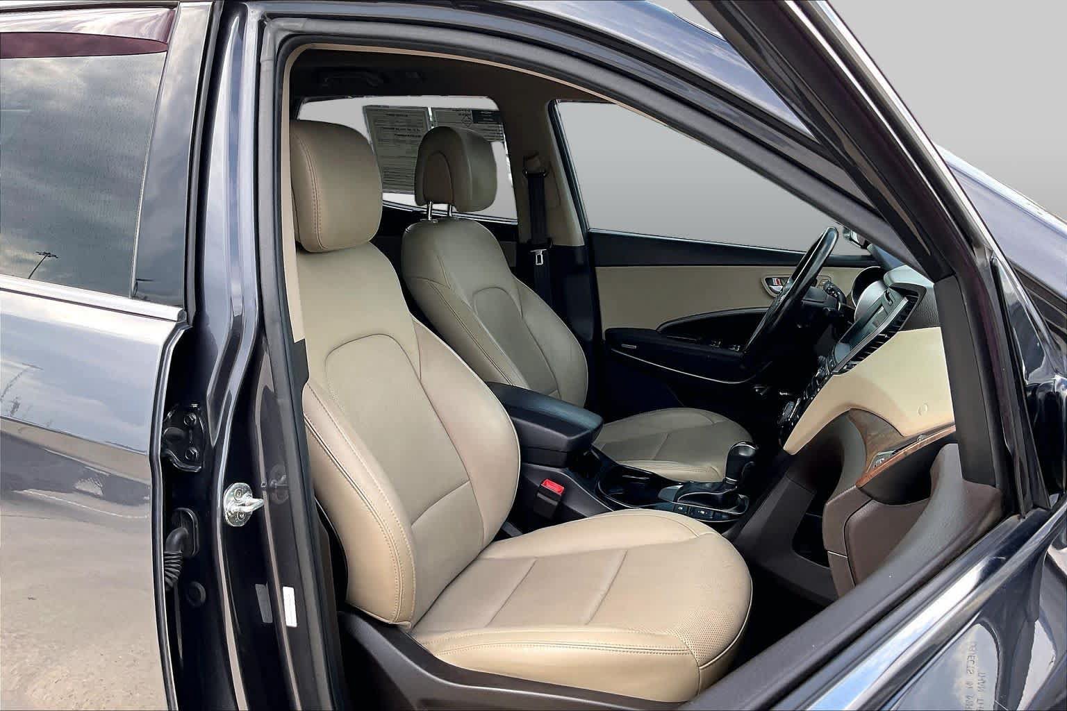 Used 2018 Hyundai Santa Fe Sport w/ 2.4L Tech Package 04 FWD image 9