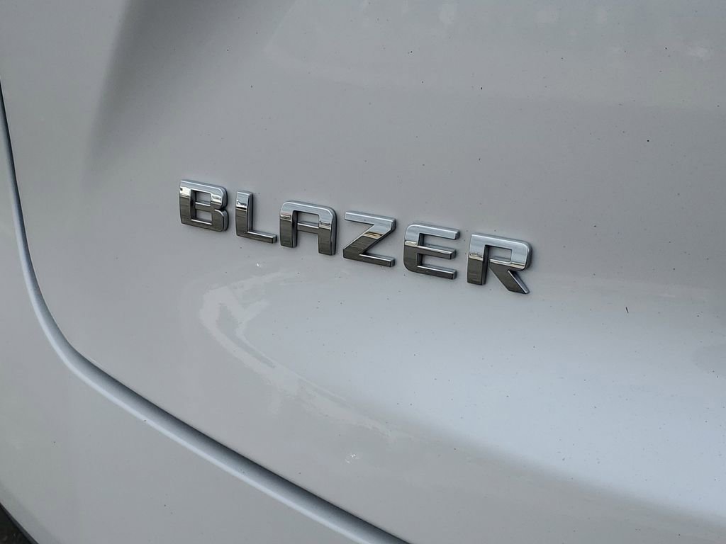 Used 2025 Chevrolet Blazer Premier w/ Driver Confidence II Package image 36