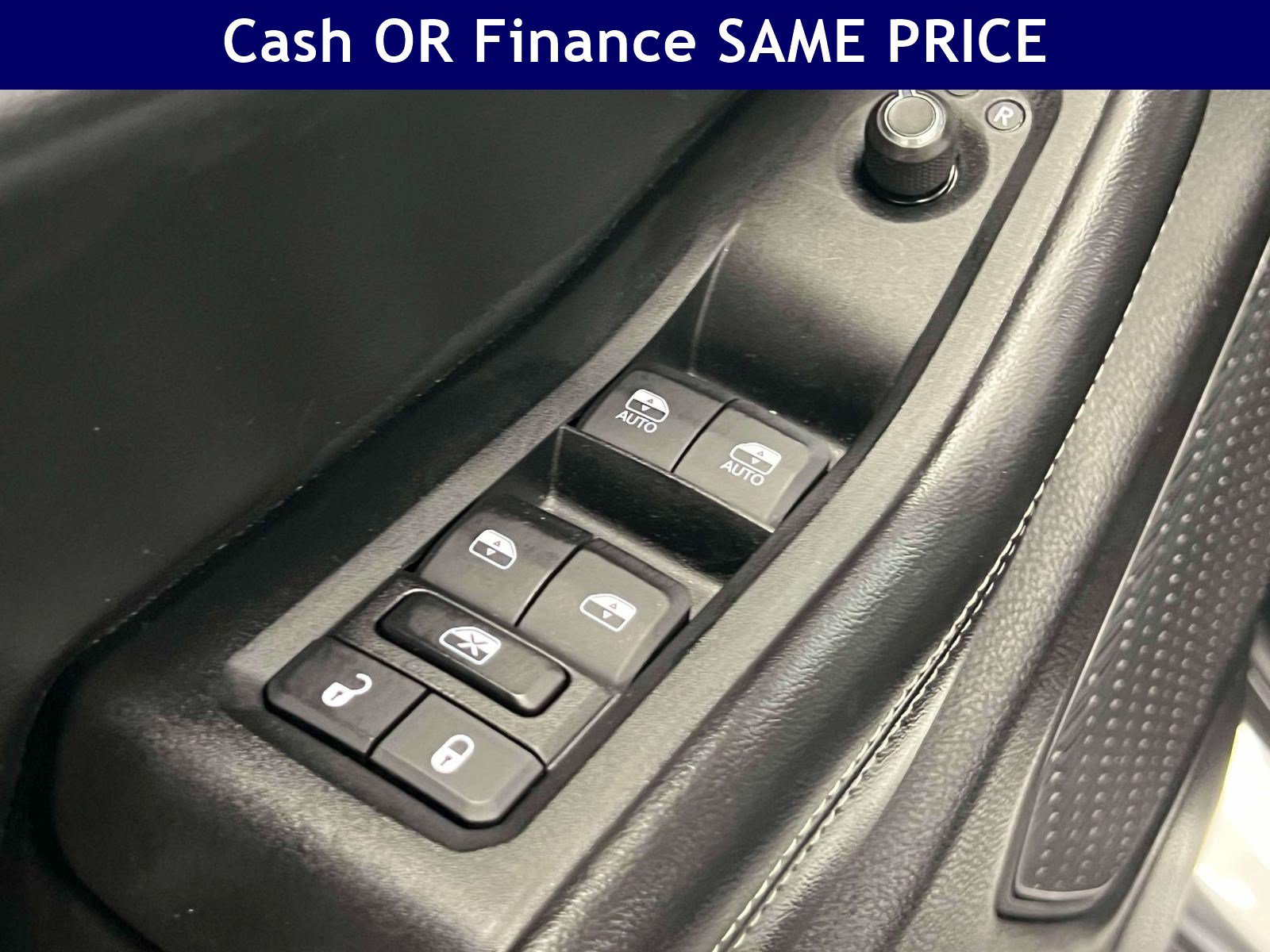 Used 2025 Jeep Grand Cherokee Laredo X w/ Luxury Tech Group I AWD/4WD image 20