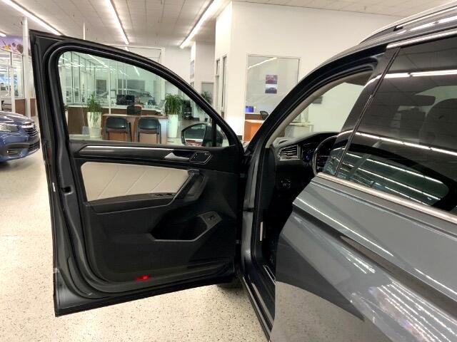 Used 2019 Volkswagen Tiguan SEL Premium image 31