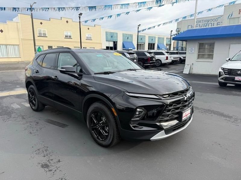 New 2025 Chevrolet Blazer LT w/ Midnight/Sport Edition AWD/4WD image 7