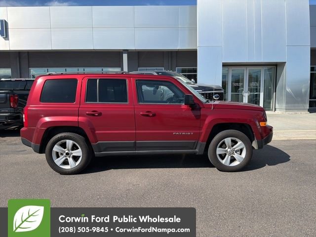 Used 2014 Jeep Patriot Latitude image 2