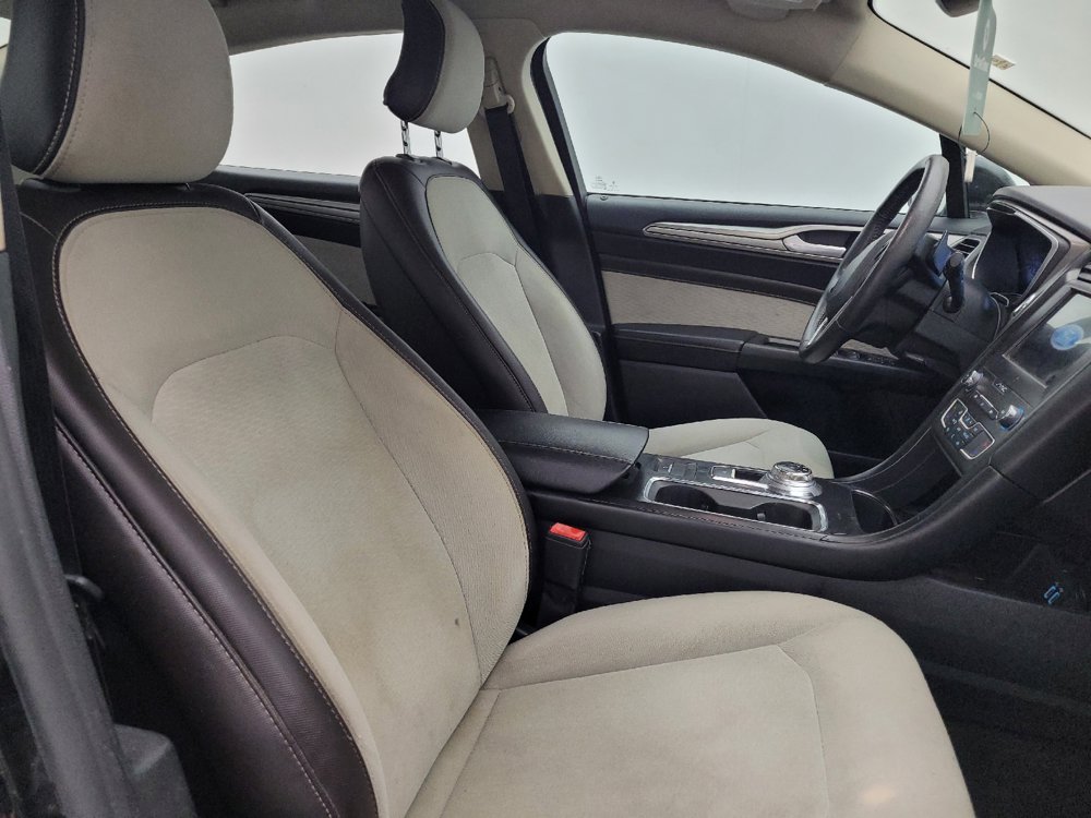 Used 2019 Ford Fusion SE w/ Equipment Group 151A FWD image 21