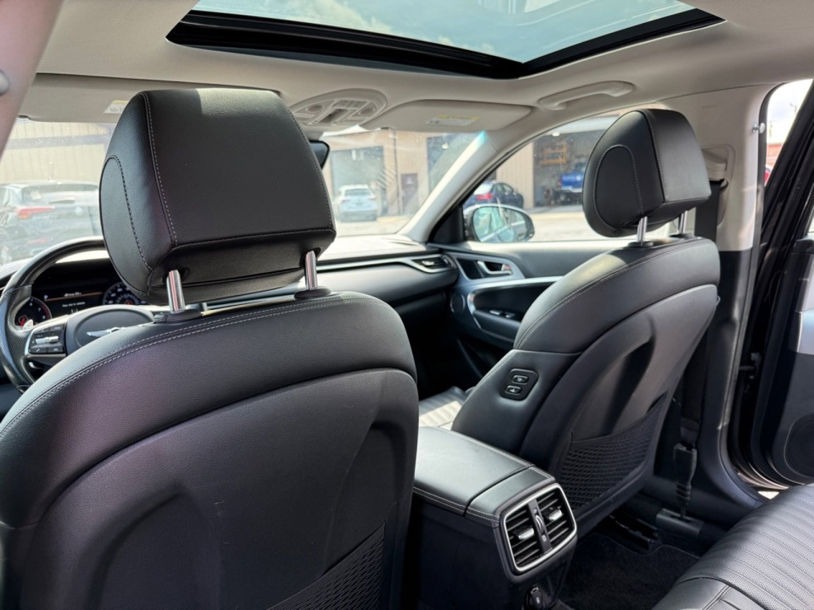 Used 2019 Genesis G70 2.0T Advanced w/ Elite Package image 18